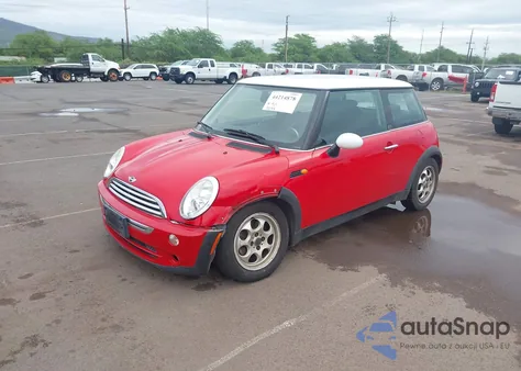 2005 Mini Cooper из США, поврежденный, VIN WMWRC335X5TK60335